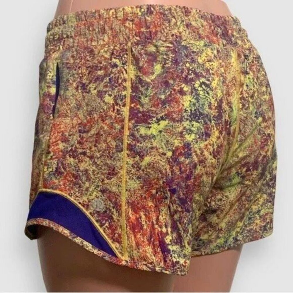 NWT LULULEMON RARE Hotty Hot Shorts 2.5” Size 4 Seawheeze 2019 Multi Red Yellow